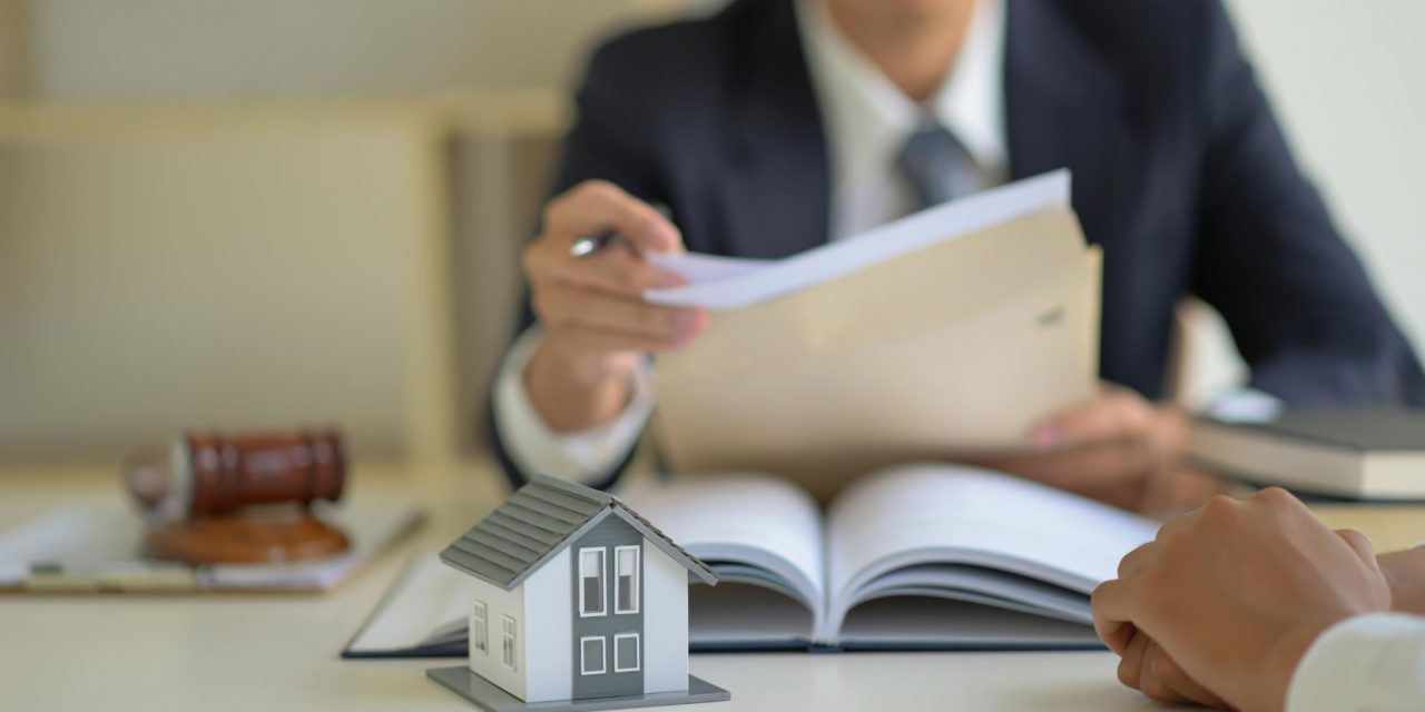 Impugnación de testamento en Cataluña: causas legales, procedimiento y plazos