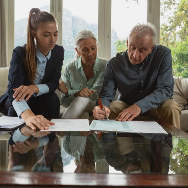 Inducción o Manipulación del Testamento de una Persona Vulnerable en Cataluña: Qué es y Cómo Actuar